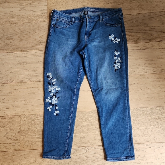 GAP Denim - Gap Girlfriend Denim Jeans with Embroidered Flowers